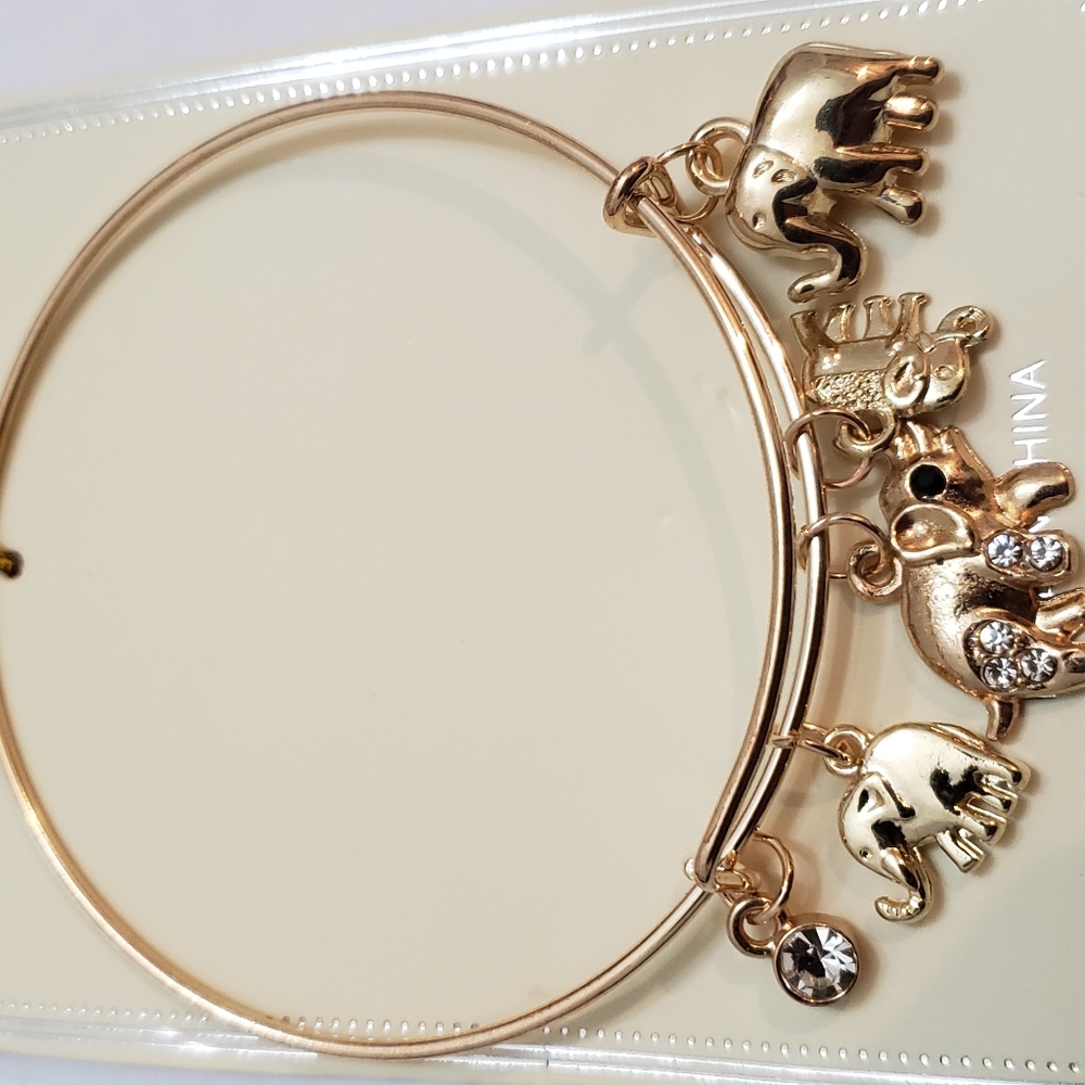 Charm bracelet elephants